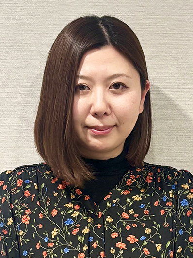 出牛 亜衣