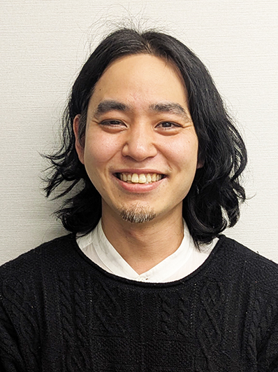 増岡 亮太